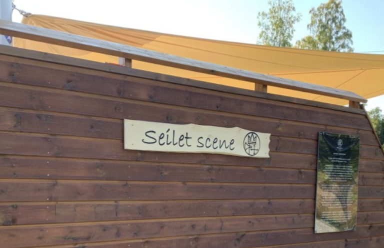 Read more about the article Seilet scene i Andelva historiepark – paviljongen har fått navn!